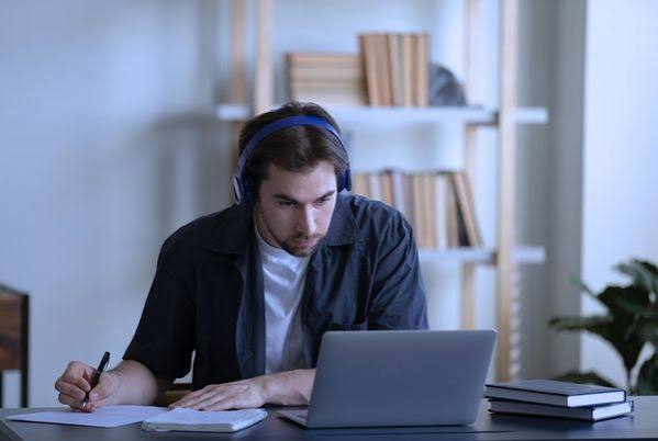 Cómo mejorar la concentración y evitar distracciones durante el estudio con IA